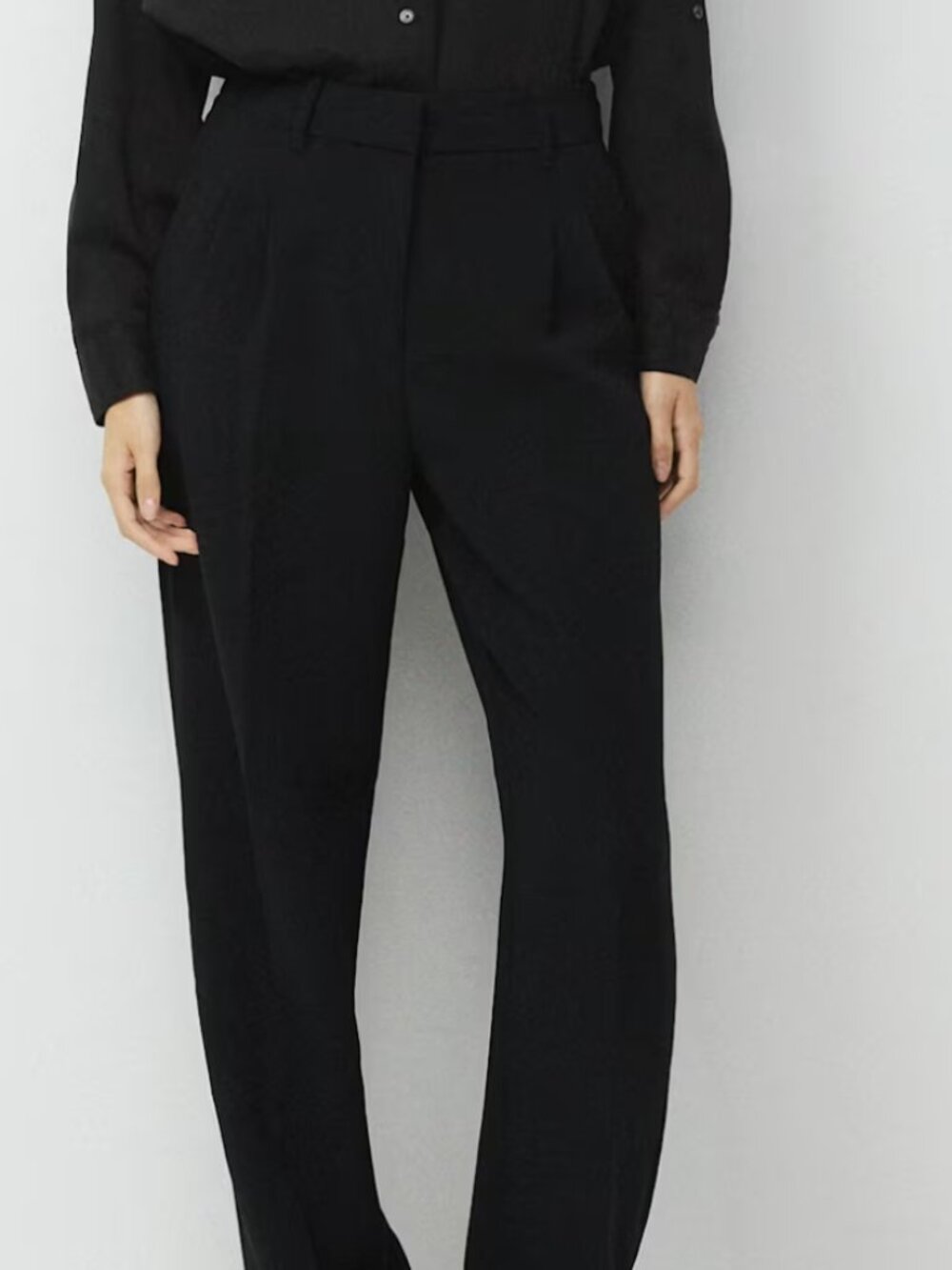 Aritzia The Effortless Pant Crepette Black Wide Leg Trouser | Size 10 Regular